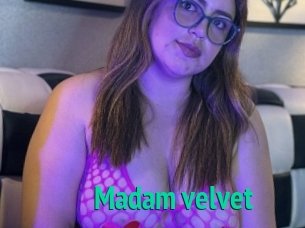 Madam_velvet