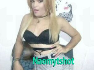 Naomytshot